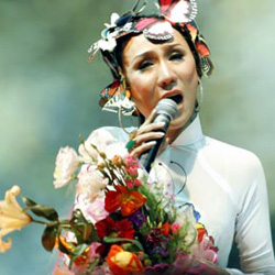 Cao Minh,Ái Xuân